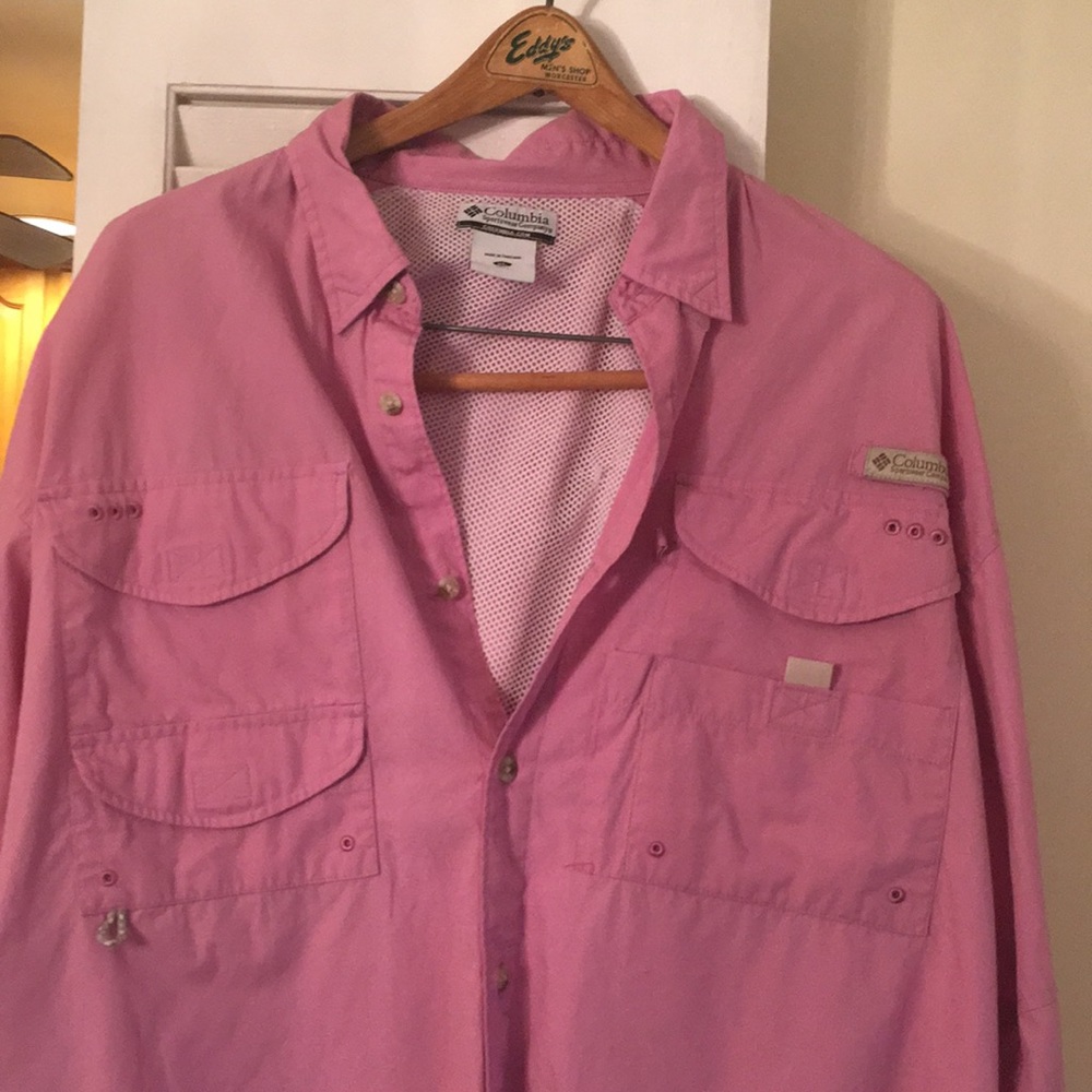 Men’s Columbia Sportswear Shirt. XL